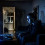 découvrez comment l'addiction au streaming impacte les relations sociales et apprenez à identifier ses effets pour mieux les gérer au quotidien.